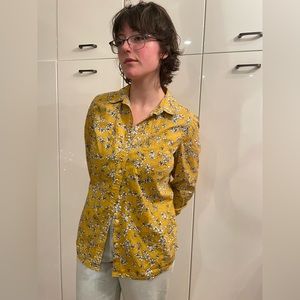 Banana Republic Classic Fit Button up Shirt